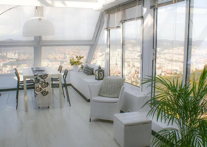 Panoramic Love Nest